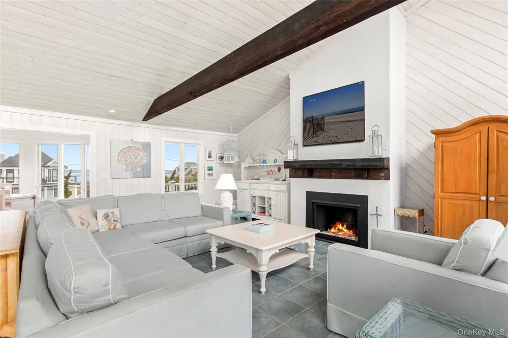 627 Dune Road Westhampton, NY 11977