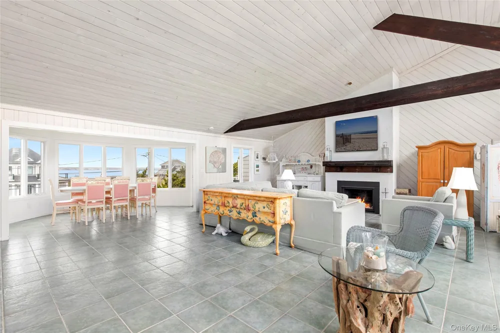 627 Dune Road Westhampton, NY 11977