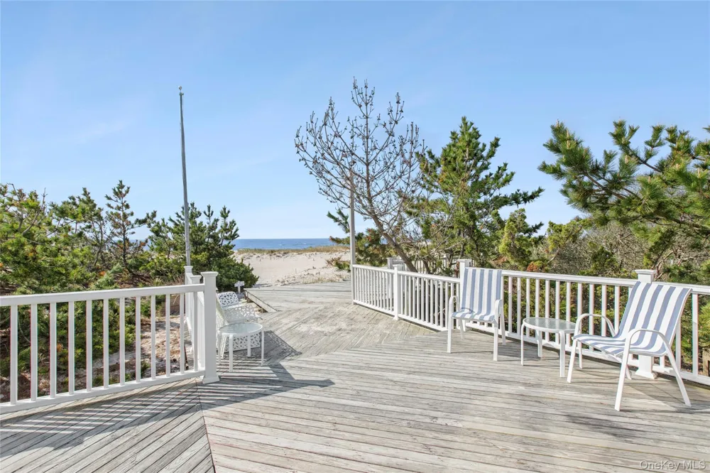 627 Dune Road Westhampton, NY 11977