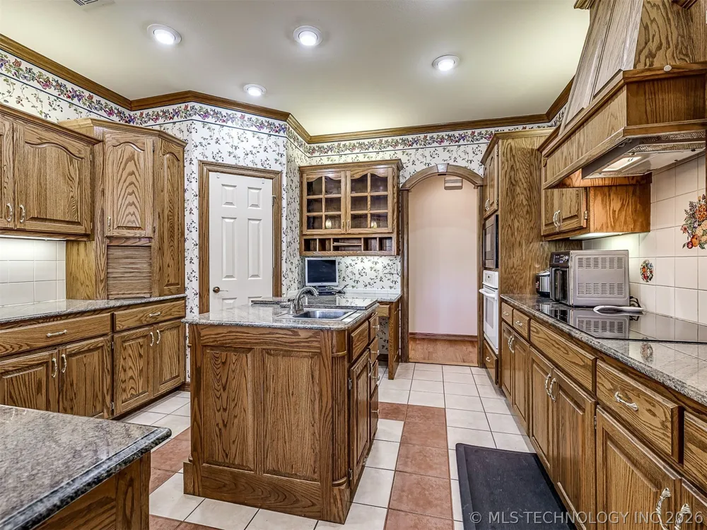 11 Longacre Drive Ramona, OK 74061