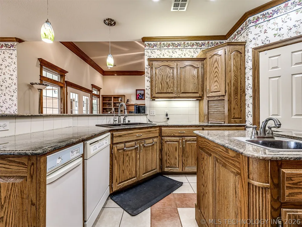 11 Longacre Drive Ramona, OK 74061