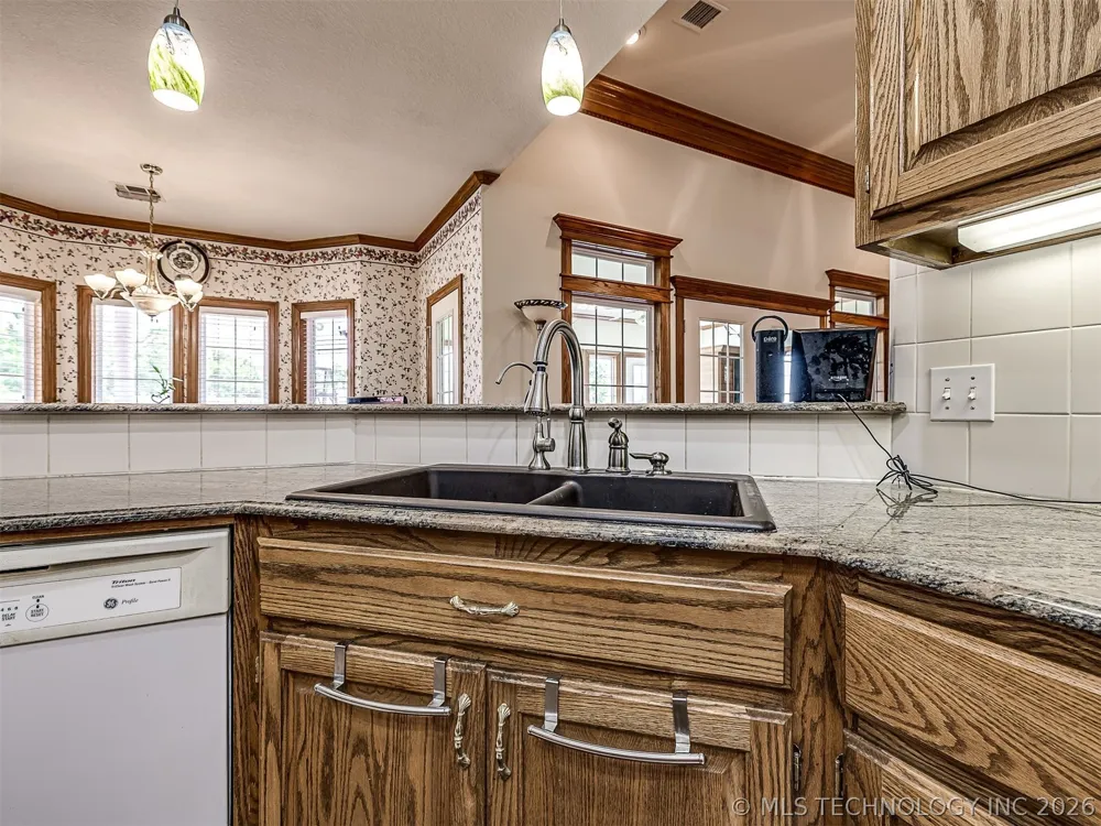 11 Longacre Drive Ramona, OK 74061