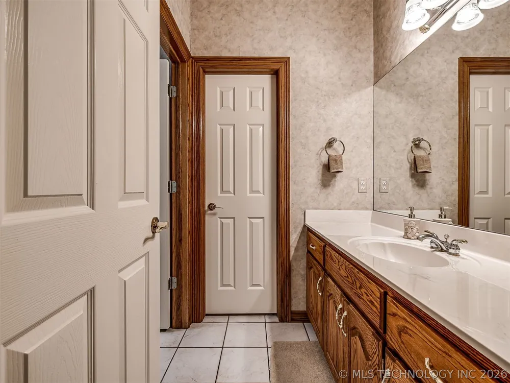 11 Longacre Drive Ramona, OK 74061