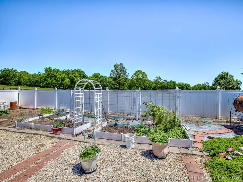 11 Longacre Drive Ramona, OK 74061