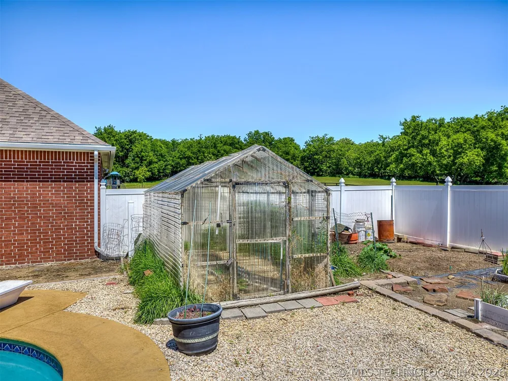 11 Longacre Drive Ramona, OK 74061