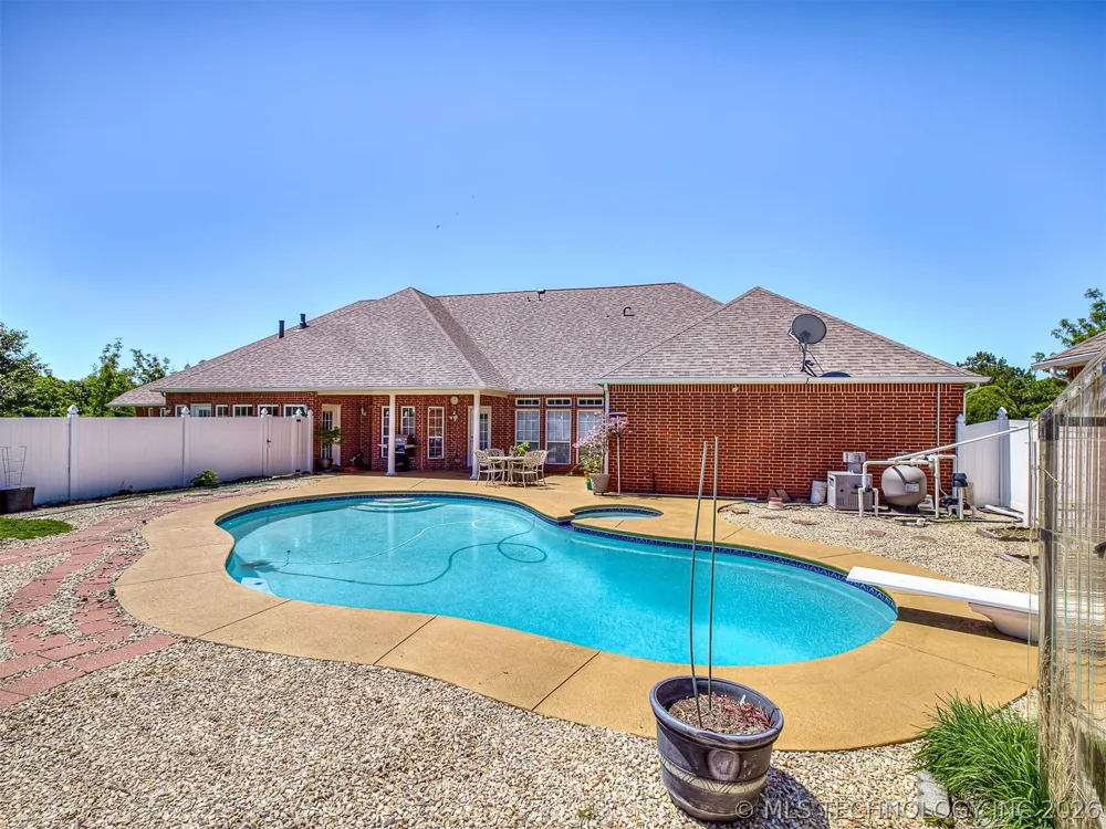 11 Longacre Drive Ramona, OK 74061