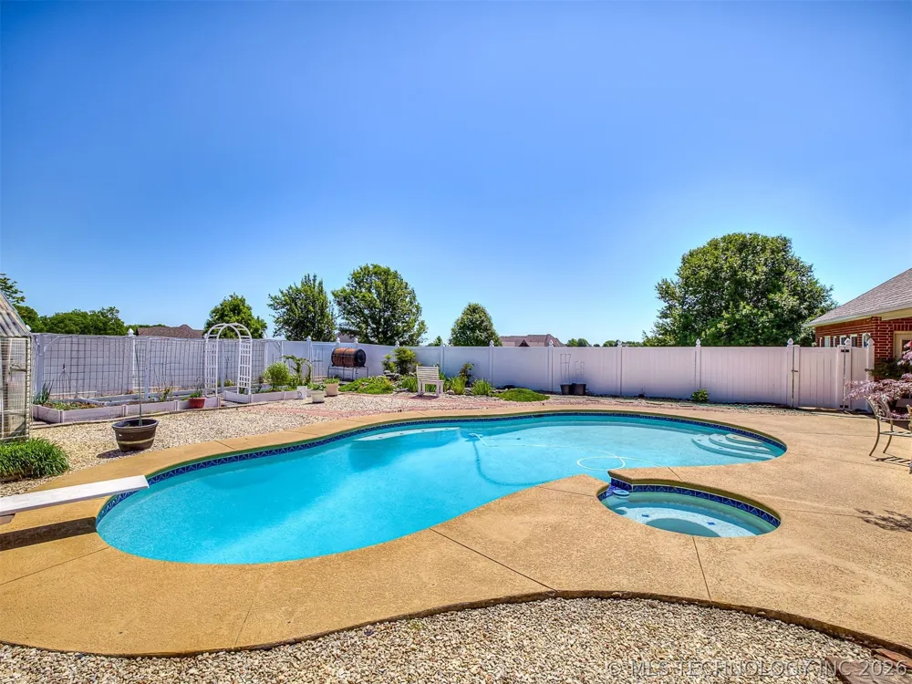 11 Longacre Drive Ramona, OK 74061