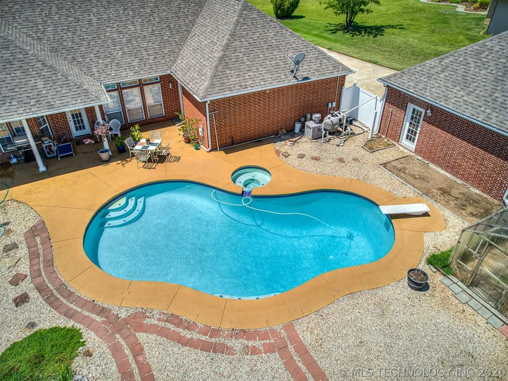 11 Longacre Drive Ramona, OK 74061