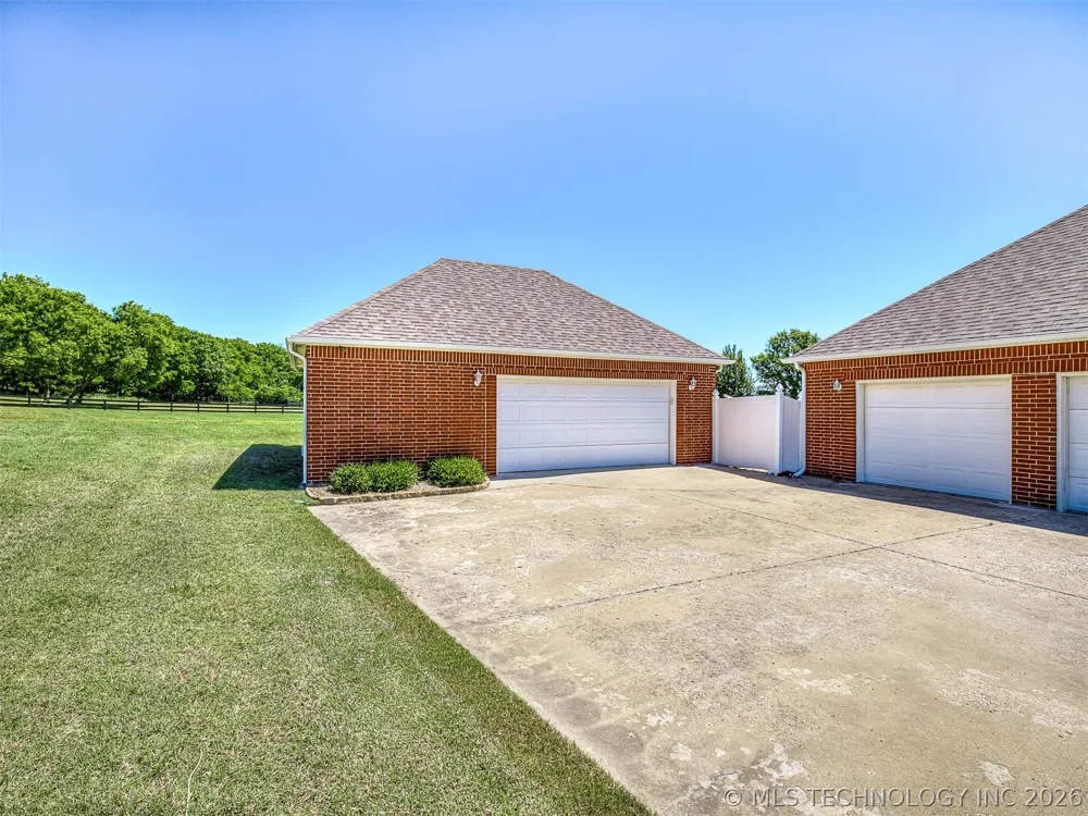 11 Longacre Drive Ramona, OK 74061