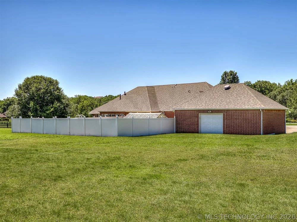 11 Longacre Drive Ramona, OK 74061