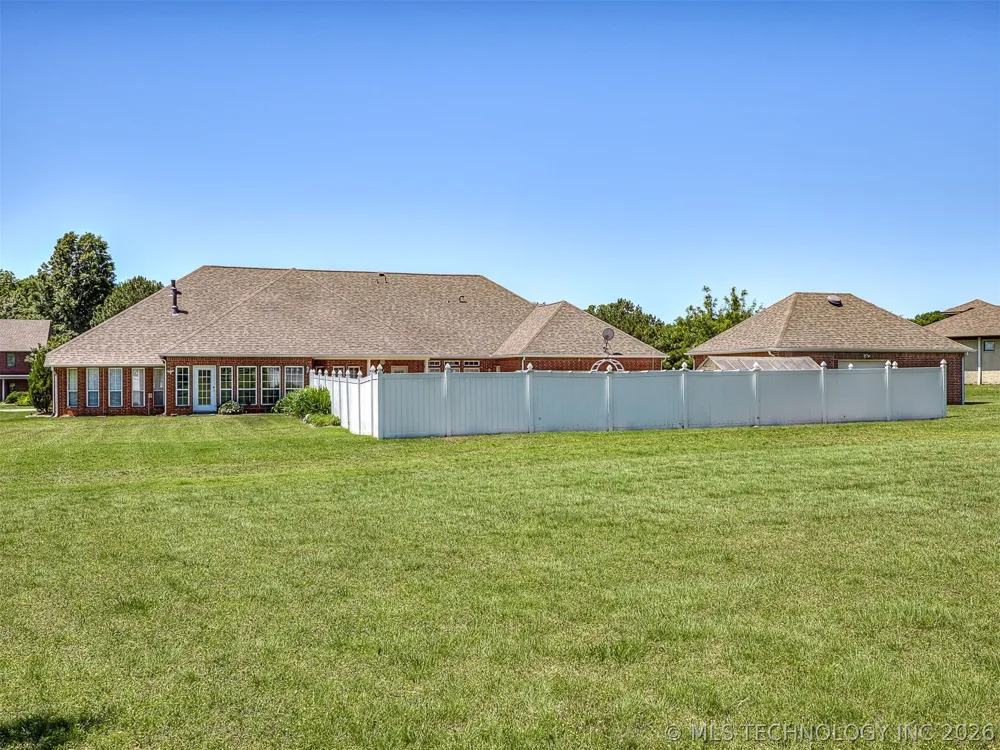11 Longacre Drive Ramona, OK 74061