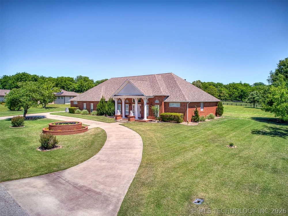11 Longacre Drive Ramona, OK 74061