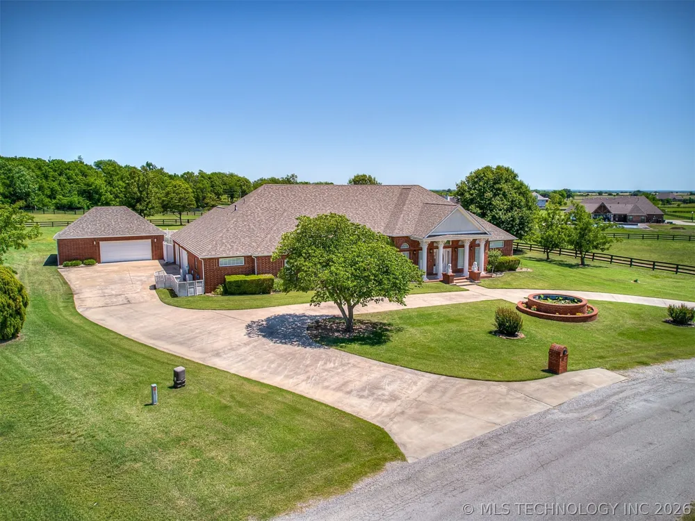 11 Longacre Drive Ramona, OK 74061