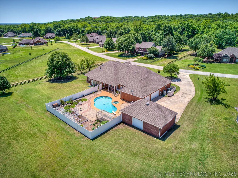 11 Longacre Drive Ramona, OK 74061
