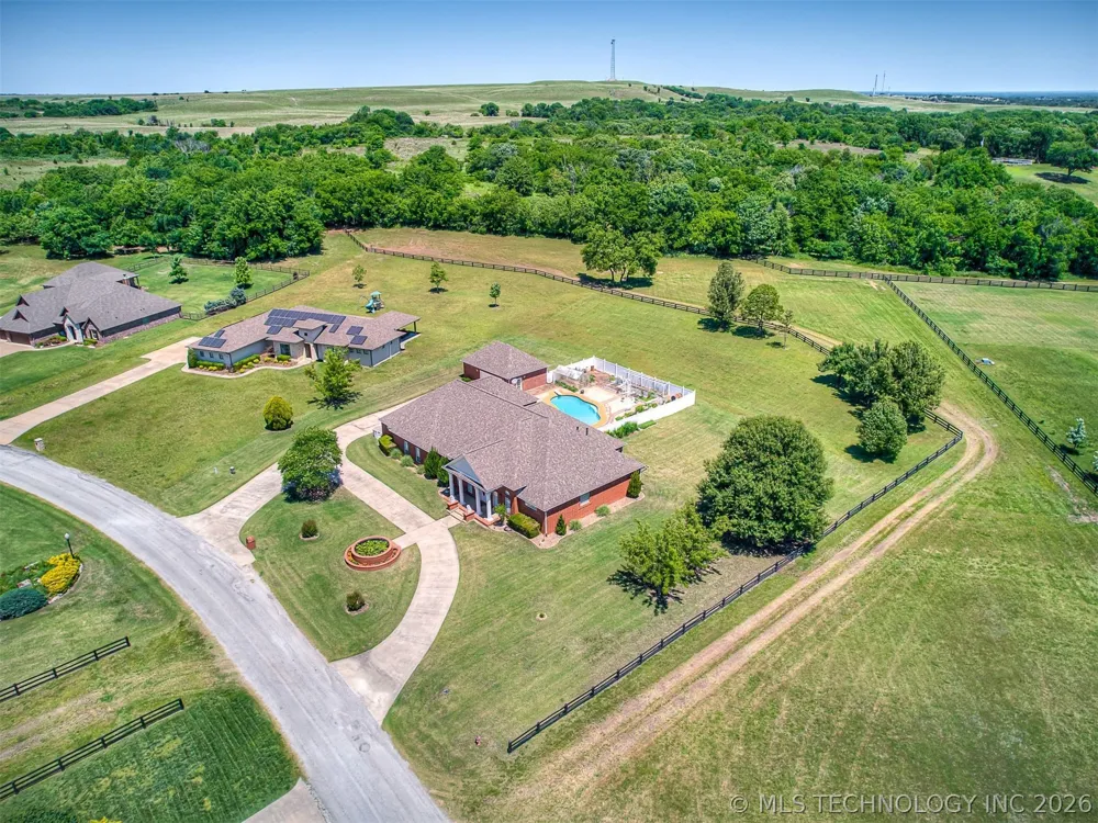 11 Longacre Drive Ramona, OK 74061