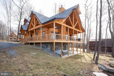 985 CAMP ROAD
