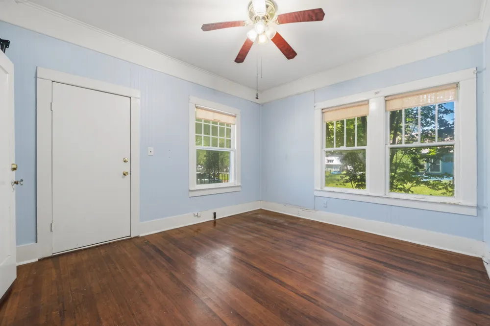 619 W Bell Avenue Rockdale, TX 76567