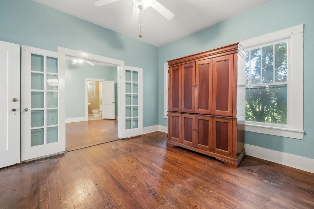 619 W Bell Avenue Rockdale, TX 76567