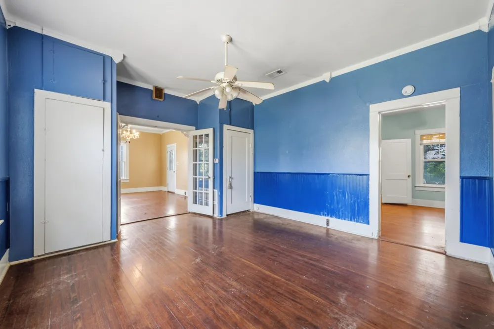 619 W Bell Avenue Rockdale, TX 76567