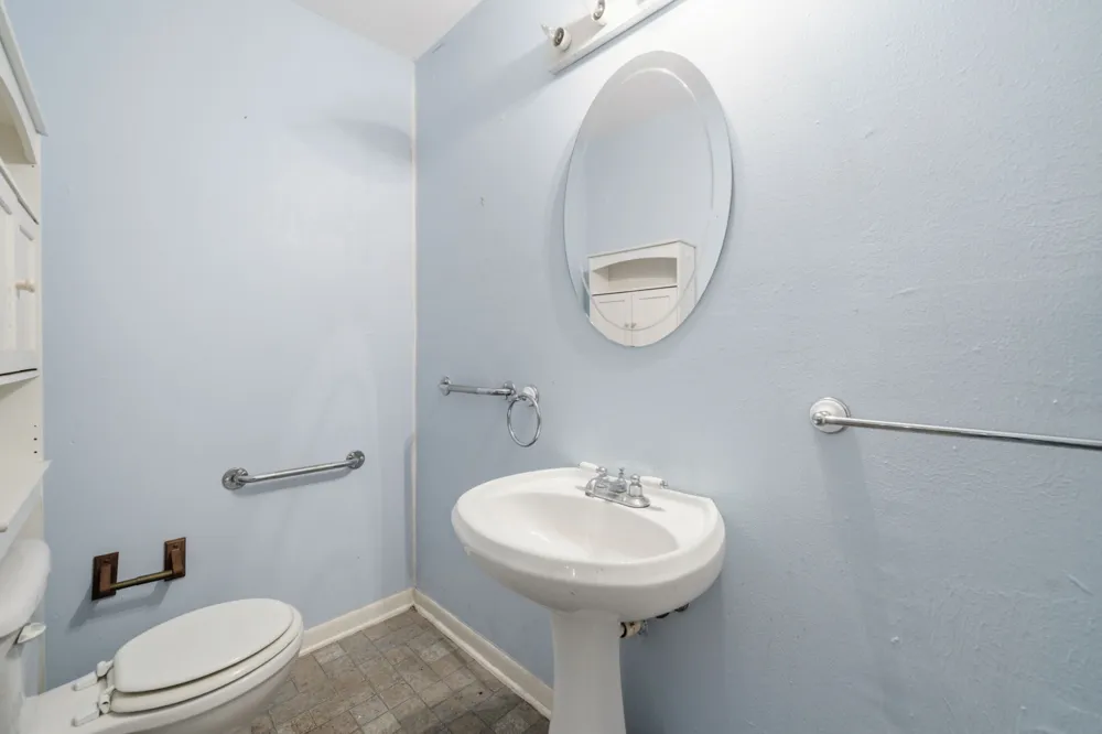 619 W Bell Avenue Rockdale, TX 76567