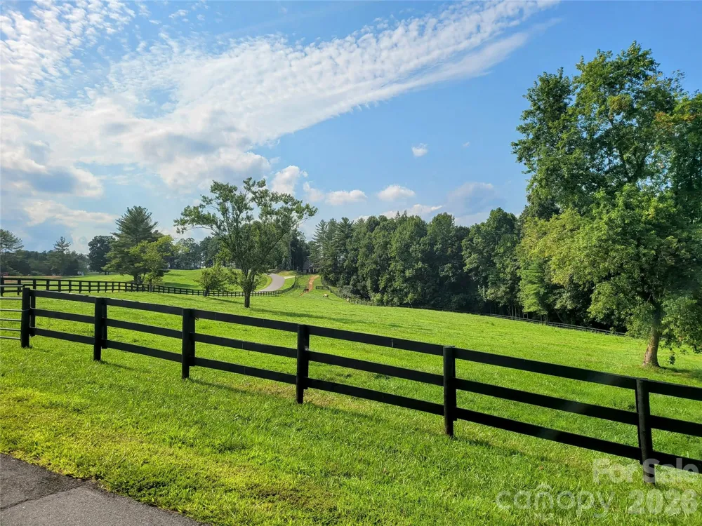 2093 Thoroughbred Way Lenoir, NC 28645