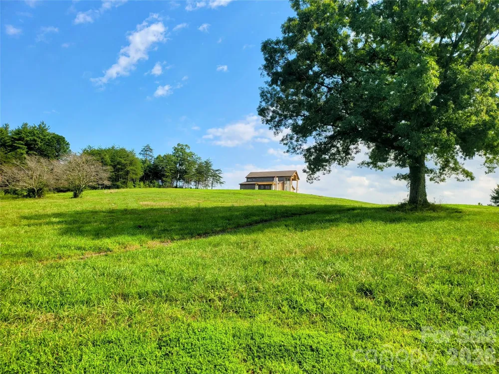 2093 Thoroughbred Way Lenoir, NC 28645