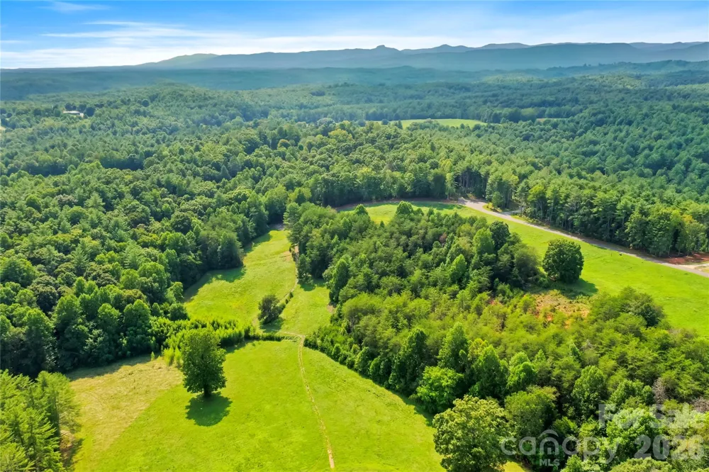 2093 Thoroughbred Way Lenoir, NC 28645