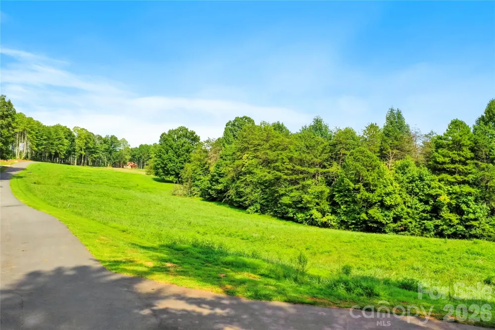 2093 Thoroughbred Way Lenoir, NC 28645