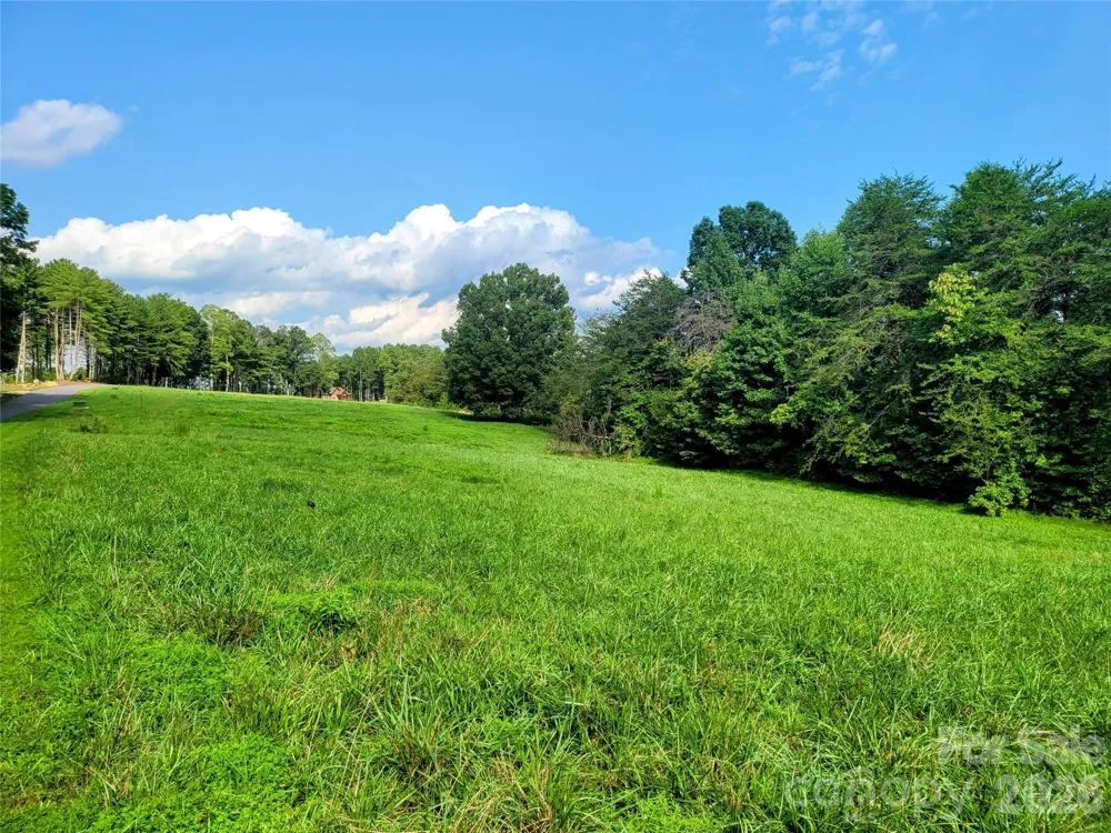 2093 Thoroughbred Way Lenoir, NC 28645