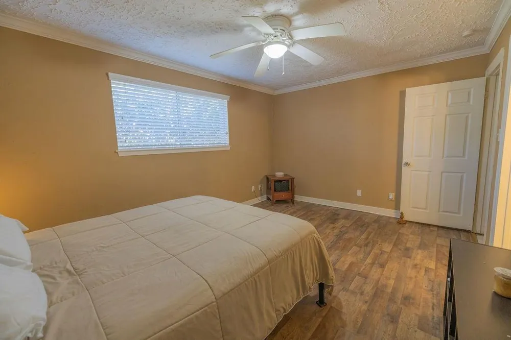 11918 Dorrance Lane Meadows Place, TX 77477