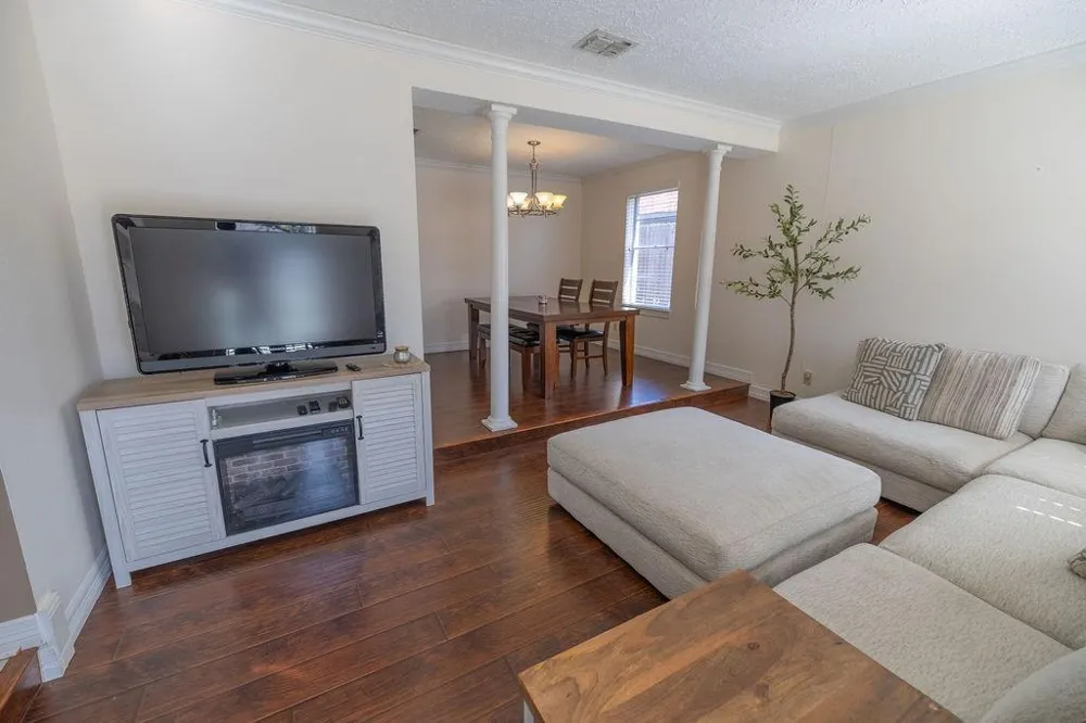 11918 Dorrance Lane Meadows Place, TX 77477