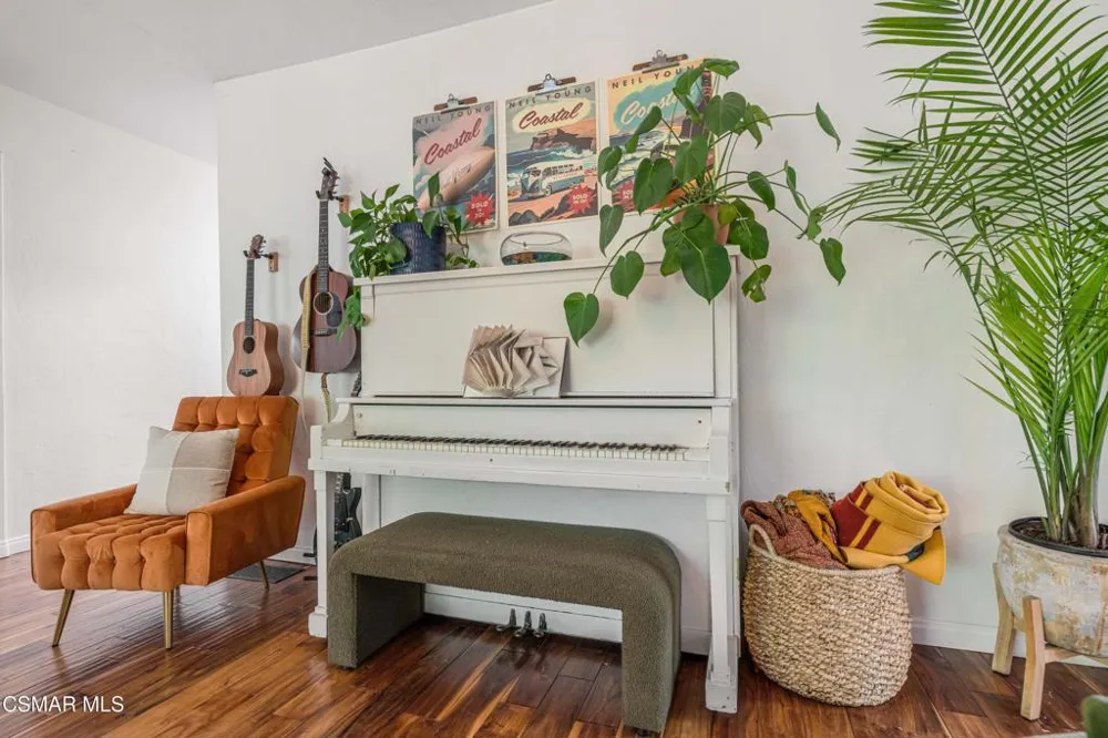 20666 Cheney Drive Topanga, CA 90290