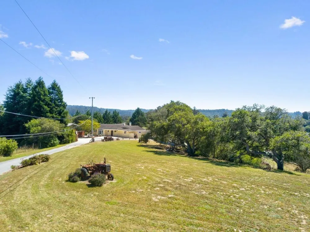 3230 Hillman Lane Royal Oaks, CA 95076
