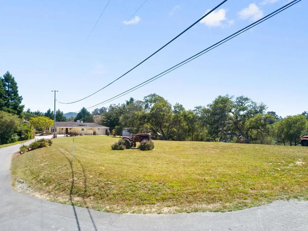 3230 Hillman Lane Royal Oaks, CA 95076