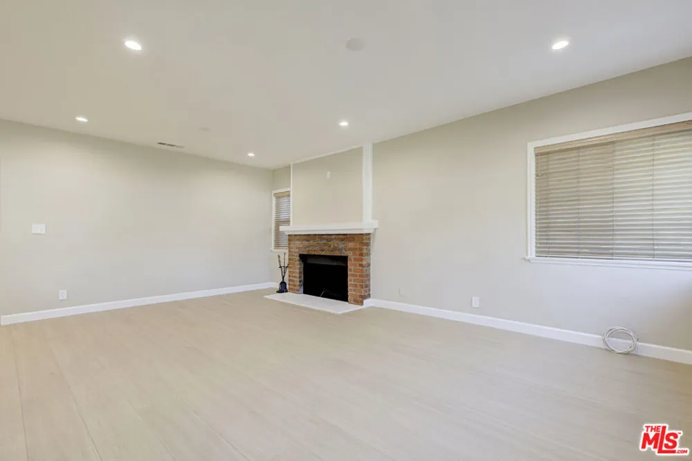 10529 Mount Gleason Avenue Sunland, CA 91040