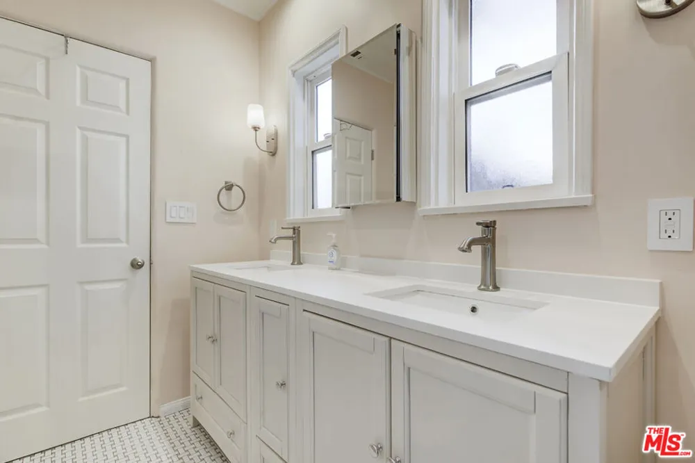 10529 Mount Gleason Avenue Sunland, CA 91040