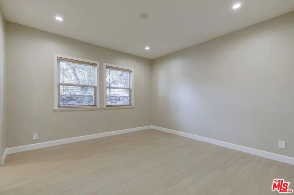 10529 Mount Gleason Avenue Sunland, CA 91040