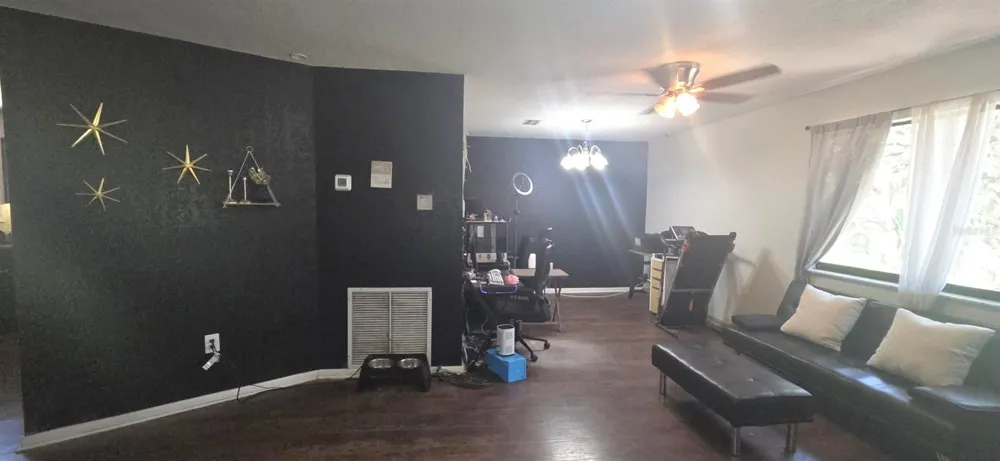 4322 CASAURINA ROAD Lady Lake, FL 32159