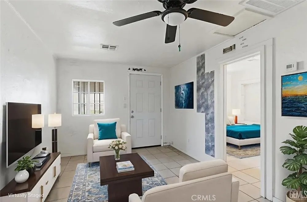 2403 S I Bakersfield, CA 93304