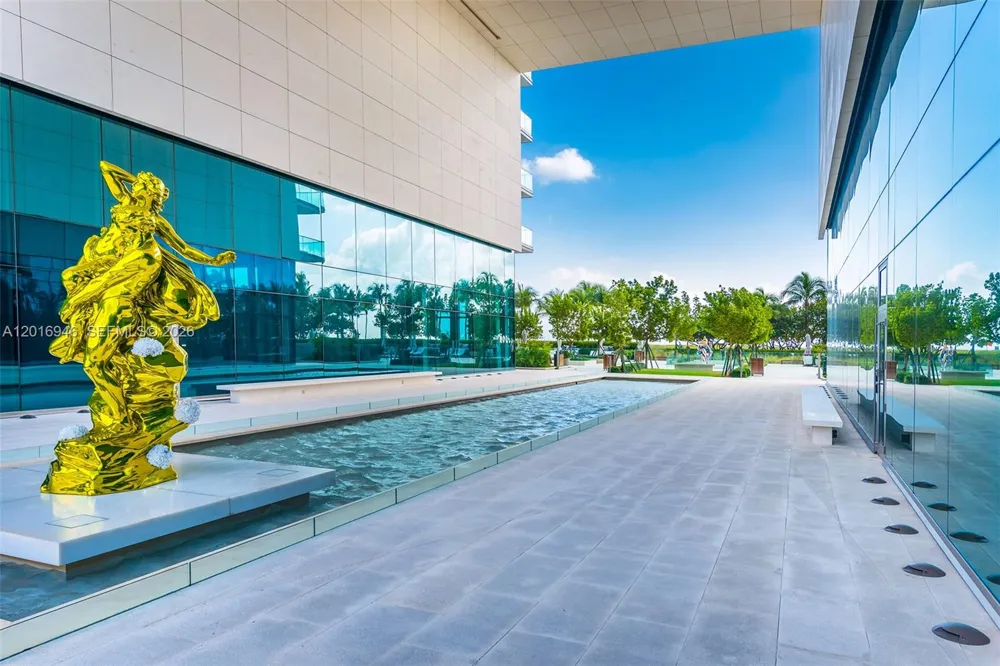 10201 Collins Ave #1806 Bal Harbour, FL 33154