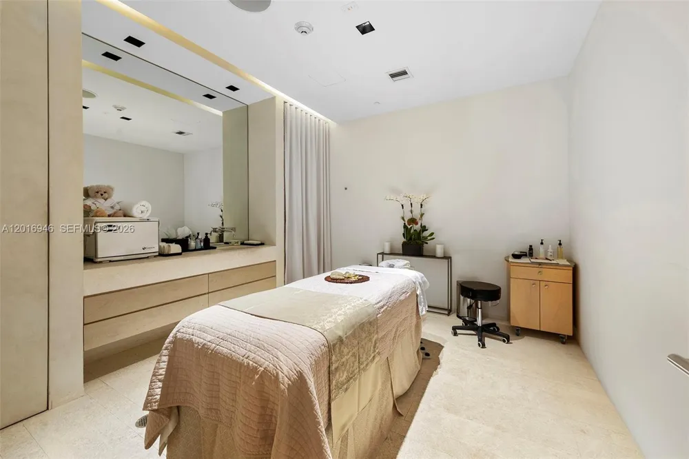 10201 Collins Ave #1806 Bal Harbour, FL 33154