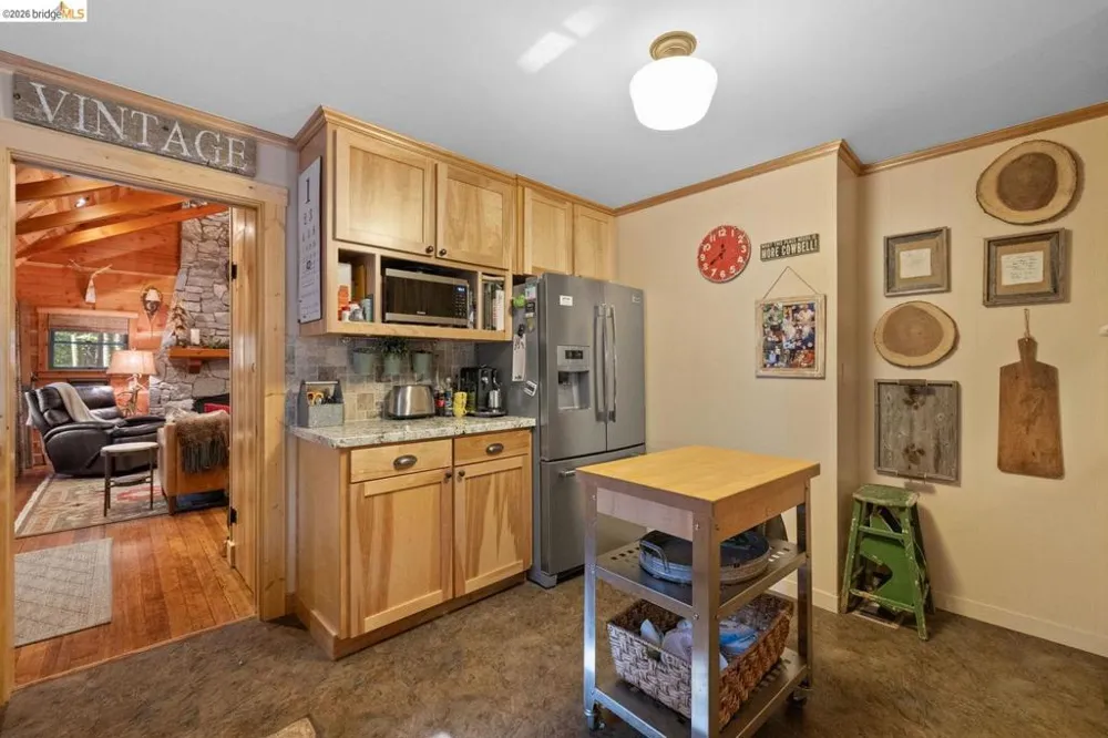 105 Pinecrest Lake RD Pinecrest, CA 95364