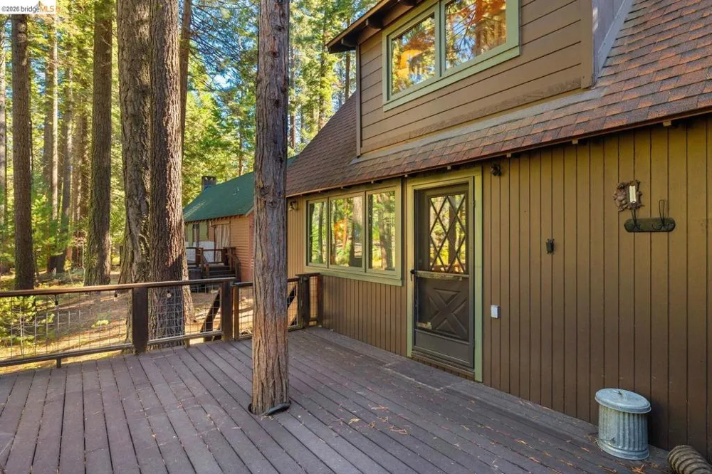 105 Pinecrest Lake RD Pinecrest, CA 95364
