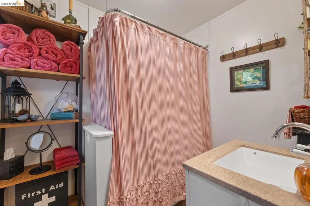 105 Pinecrest Lake RD Pinecrest, CA 95364