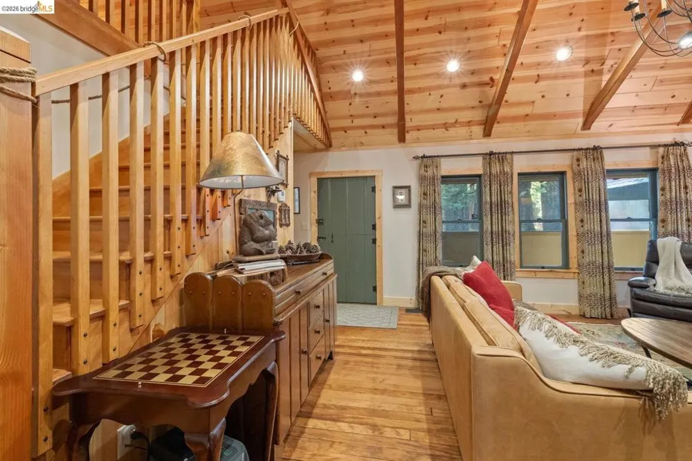 105 Pinecrest Lake RD Pinecrest, CA 95364
