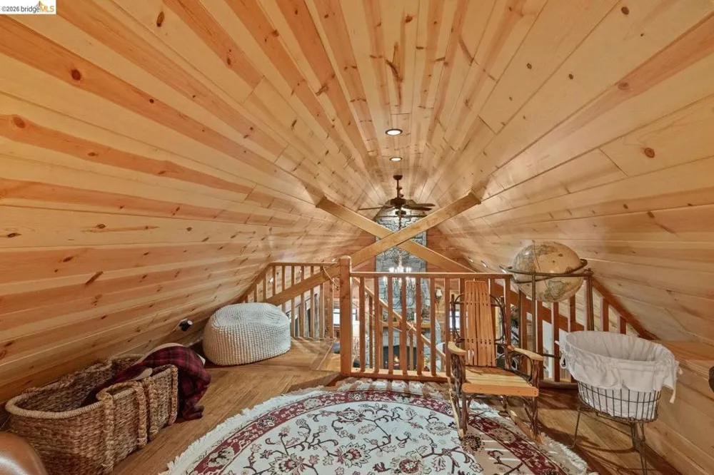 105 Pinecrest Lake RD Pinecrest, CA 95364