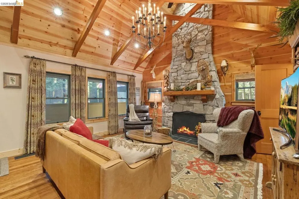 105 Pinecrest Lake RD Pinecrest, CA 95364