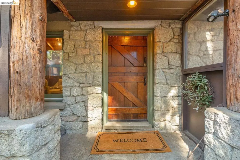 105 Pinecrest Lake RD Pinecrest, CA 95364