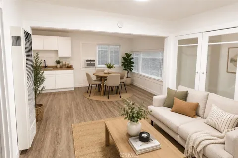 1007 E Maple St #5