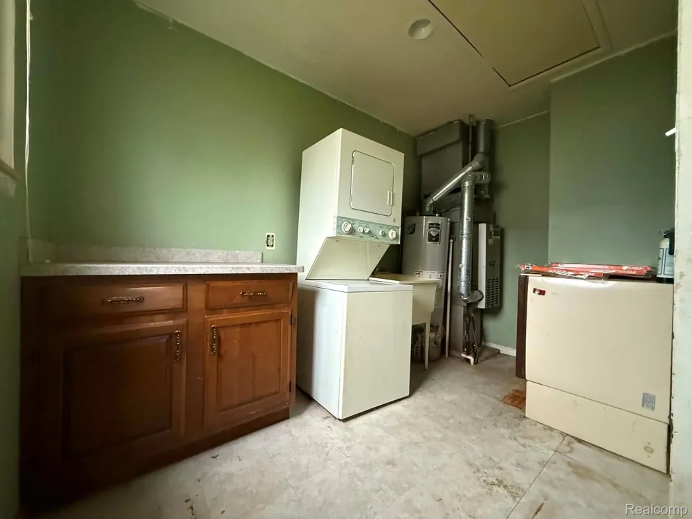 8541 Adams Street Port Austin Village, MI 48467
